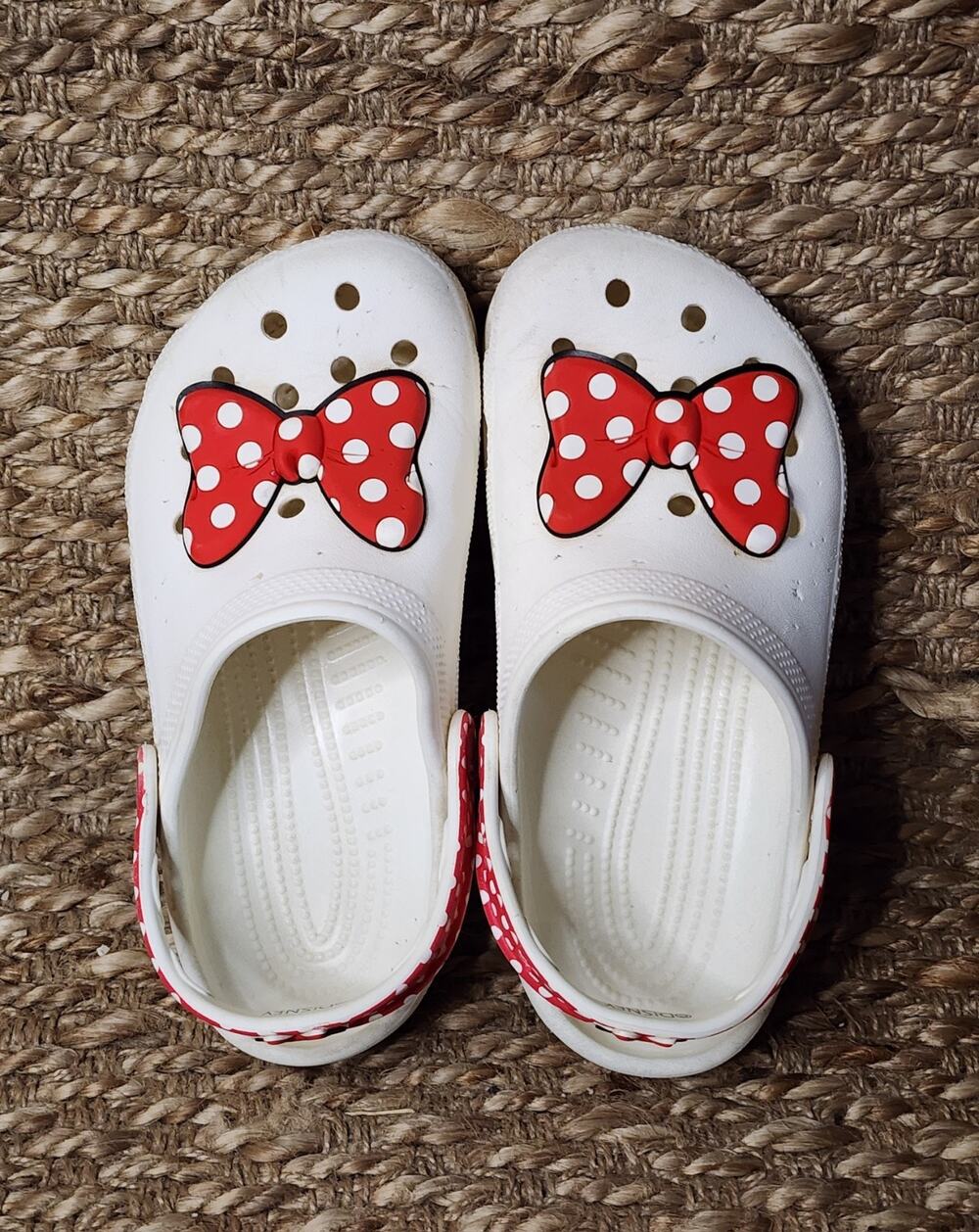 Crocs Unisex-Child Kids' Disney Clog | Mickey Minnie Mouse Girls Shoes Size J3